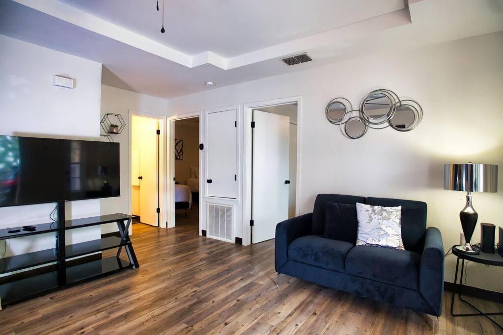 Chic & Cozy 2 Bedroom - 1 Bathroom - Rated Best Eagle Pass Buitenkant foto